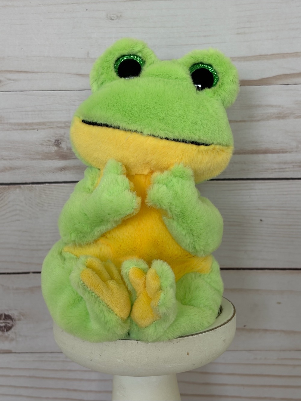 Ty Beanie Bellies Snapper the Green Frog 6” Regular Plush Yellow Belly Retired